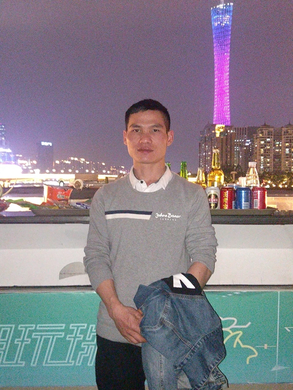 劳卡全屋定制谢文钊：拼尽全力，因为不进则退
