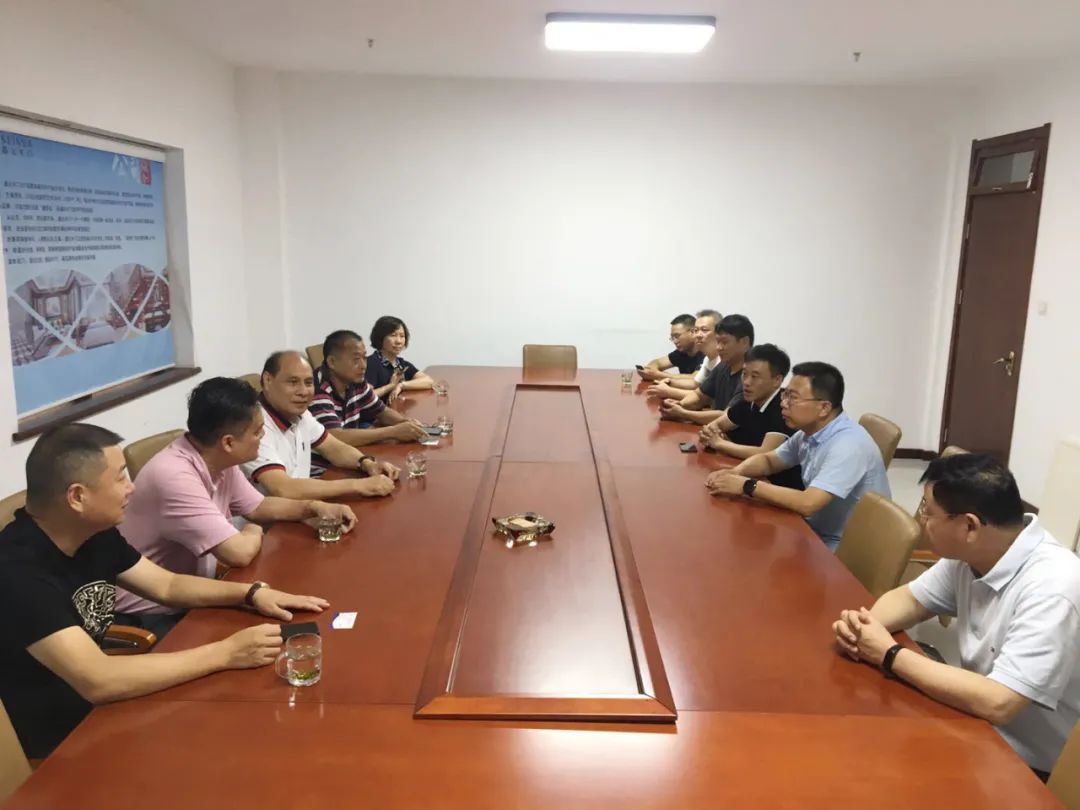 中国木门窗专业委员会会长关润开一行莅临盛达家居参观考察
