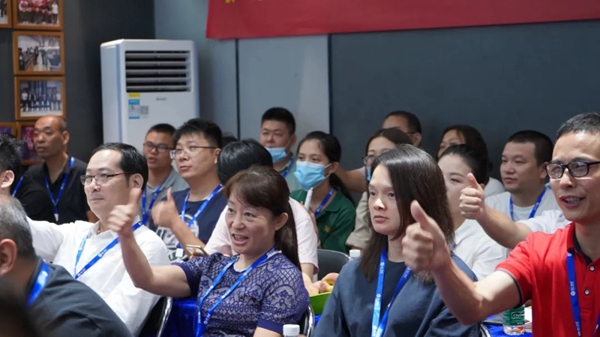 伊盾门窗迎接单仁资讯学员一行莅临参观交流