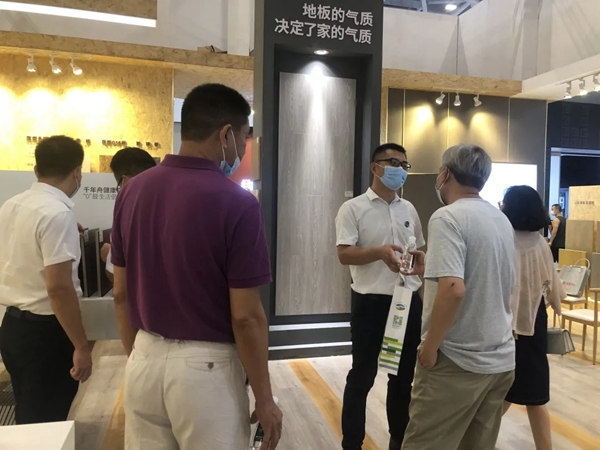 千年舟·柏菲伦特别亮相深圳国际家具展吸引目光无数