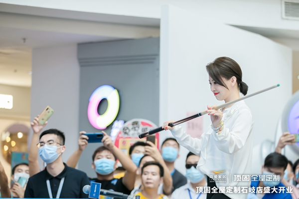 轻奢家·礼赞｜“天后”空降中山直营店，群星助力超品日完美收官！