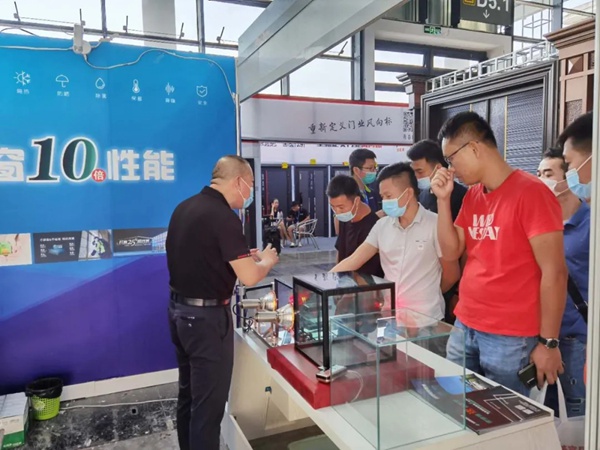 加多屏南宁合伙人亮相第三届广西建博会“通吃”五大建筑