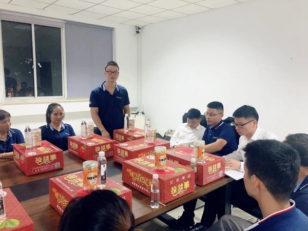 蒂尔汉斯双节庆祝会圆满收官