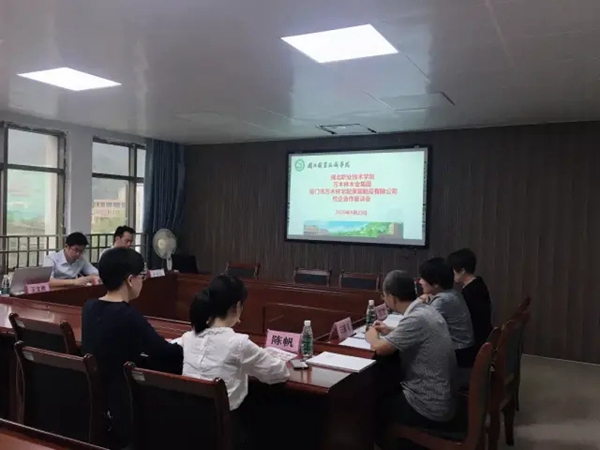 万林宅配家具深化校企合作