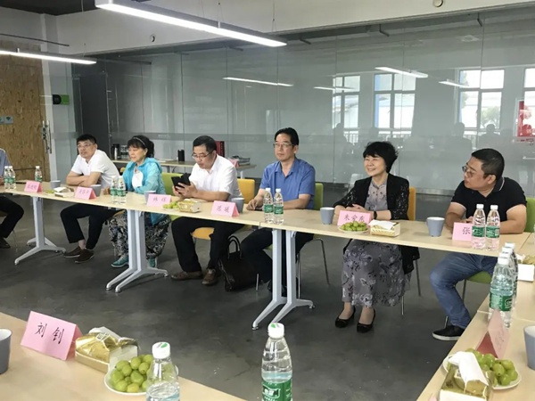 温格润节能门窗迎来江阴市政府考察团调研交流