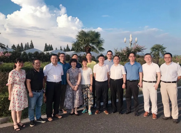 温格润节能门窗迎来江阴市政府考察团调研交流