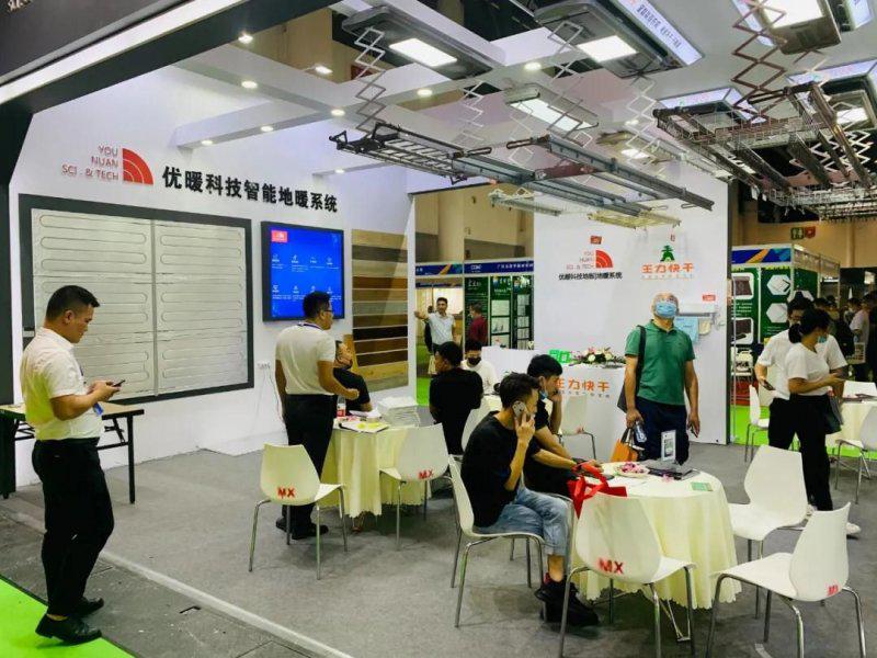 王力快干全智能晾衣机亮相成都建博会
