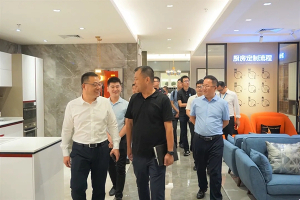 箭牌家居定制欢迎美的中国区总裁一行莅临共商合作