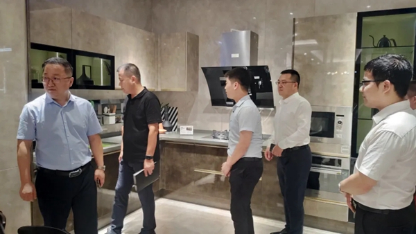 箭牌家居定制欢迎美的中国区总裁一行莅临共商合作