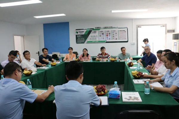 天湘板业欢迎佛山市顺德区木业协会莅临参观