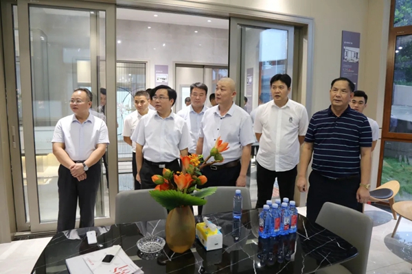 帝奥斯门窗迎接肇庆市委领导及广东省青年商会领导一行莅临考察