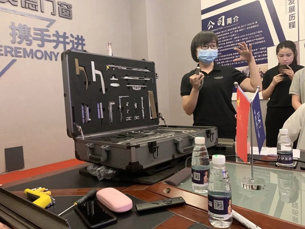 伊美德门窗携手希美克五金 加强技术合作 伊美德门窗携手希美克五金 加强技术合作