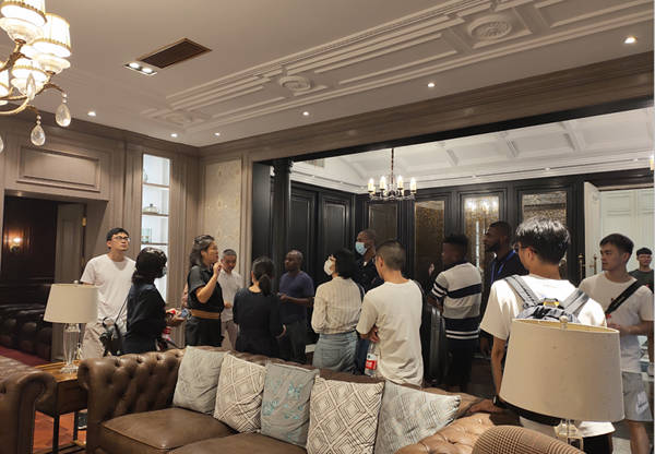 湖州师范学院艺术学院中外研究生来喜盈门参观交流