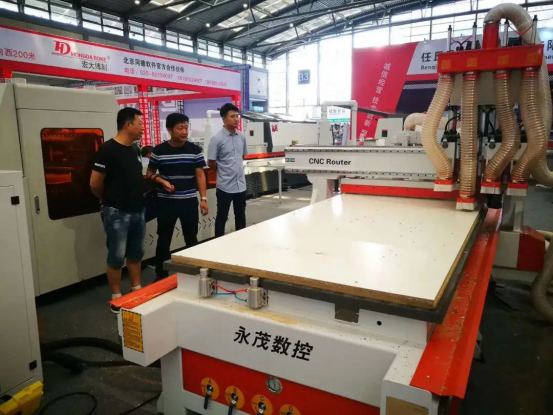 板材企业抢占定制战场,借展会窗口探寻营销法则