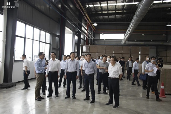 夯实生产基础,提升制造水平|荆门市市委书记王祺扬、市长孙兵、市委副书记李涛等一行领导莅临伊恋家居荆门智造工厂参观指导
