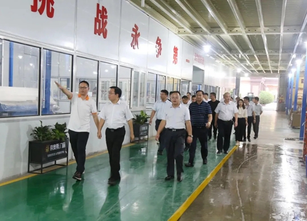帝奥斯门窗迎接肇庆市委领导及广东省青年商会领导一行莅临考察