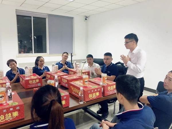 蒂尔汉斯双节庆祝会圆满收官