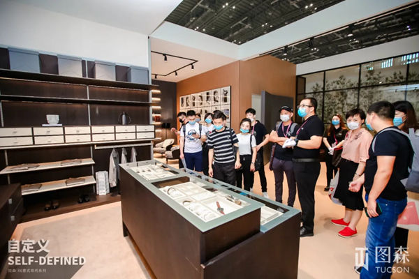 图森新品X6意式现代系列惊艳亮相上海家博会