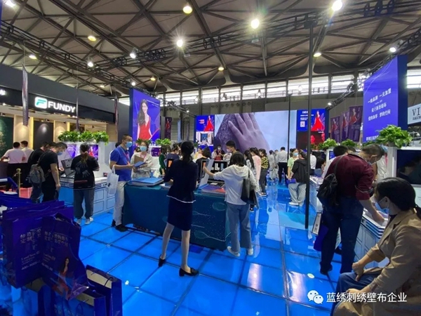 亲早家居LanChen蓝绣墙布觉醒终端 盛装亮相上海展会