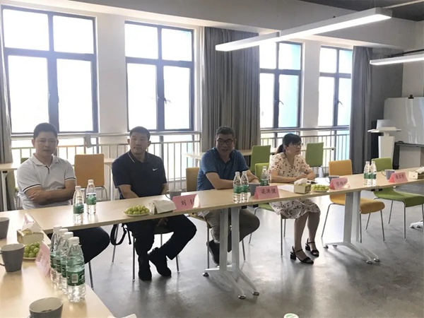 温格润节能门窗迎来江阴市政府考察团调研交流
