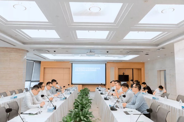 睿住智能＆美的暖通＆中航盈富达成三方战略合作