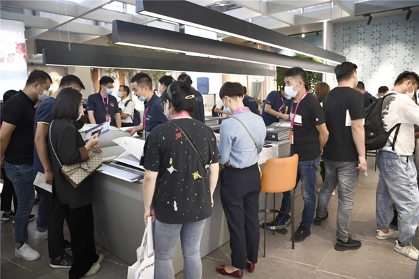 艾是墙布上海展会全新亮相 