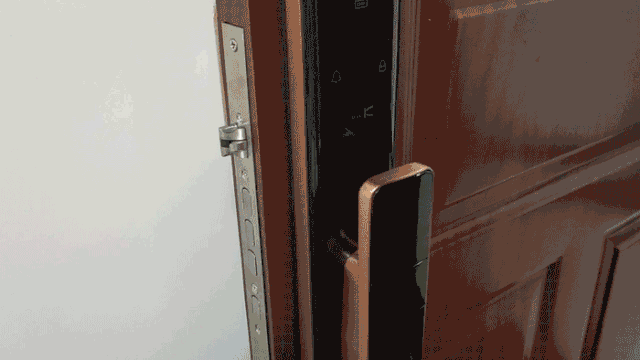 金指码全自动指纹锁X3：轻奢、时尚、安全