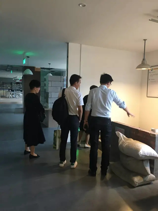 万林宅配家具深化校企合作