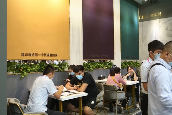 上海展会火爆进行中 雅诗澜墙布窗帘首战告捷