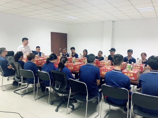 蒂尔汉斯双节庆祝会圆满收官