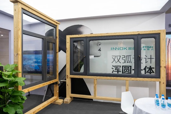 罗普斯金门窗参加第六届中国工程建设行业互联网大会 罗普斯金门窗参加第六届中国工程建设行业互联网大会