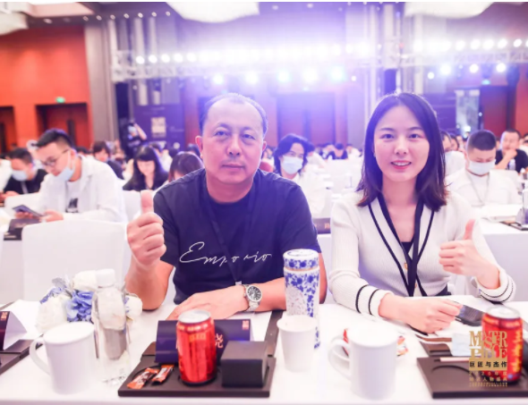巨匠与杰作年度盛典开启，怡发门窗首日相约单霁翔与柳冠中