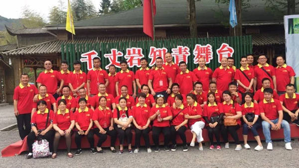 年年红大门优秀经销商专访之湖南周莱阳：品牌力量，成就梦想