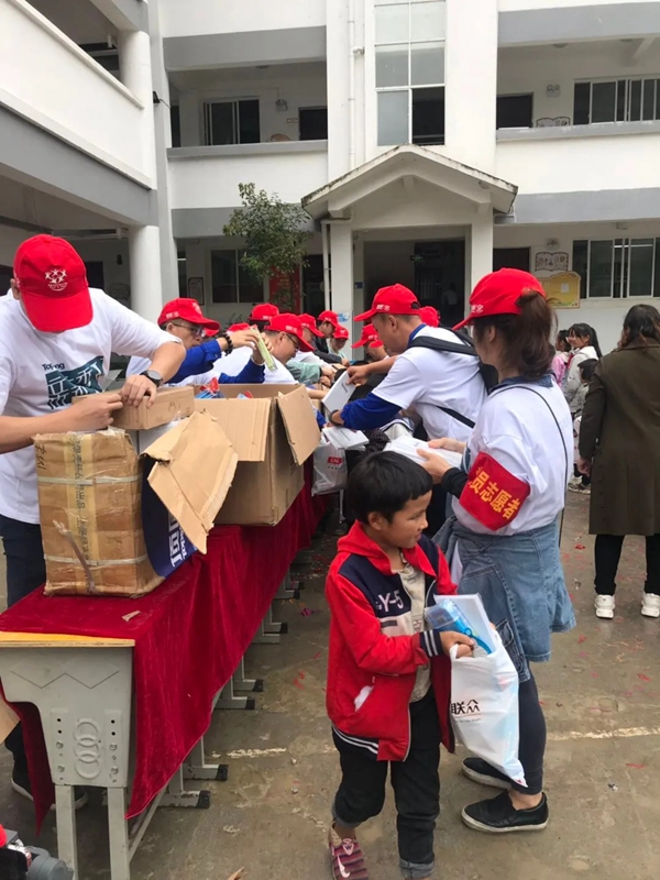 顶固全屋定制第十一所希望小学落成典礼圆满举行
