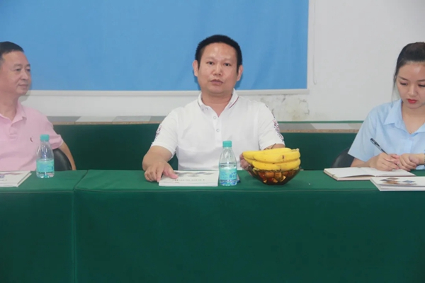 天湘板业欢迎佛山市顺德区木业协会莅临参观
