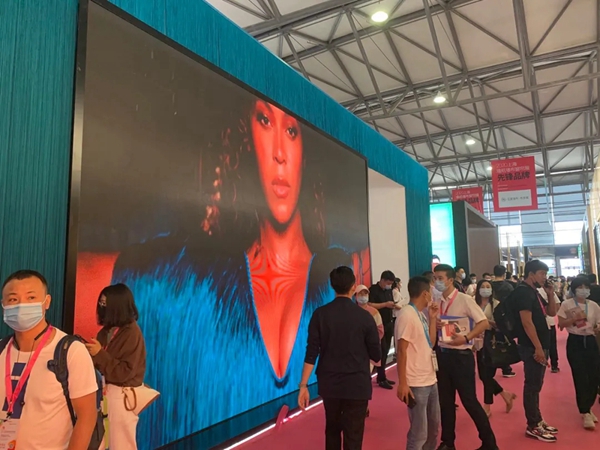 雅琪诺双线凯旋 再创辉煌战绩