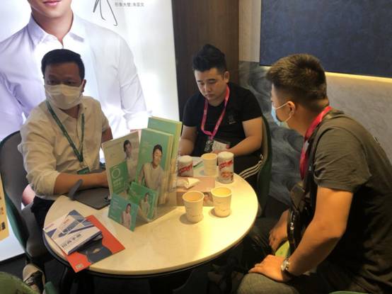 宏绣墙布精彩依旧 闪耀2020上海墙纸墙布展！
