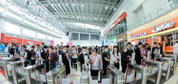 雅琪诺双线凯旋 再创辉煌战绩