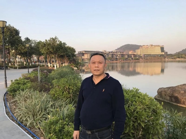 广东冠星陶瓷二厂厂长何家仪：匠心精神 一步一脚印