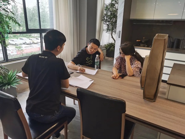 百V全屋定制“工厂行”圆满落地：携手躺平智造，质选理想生活