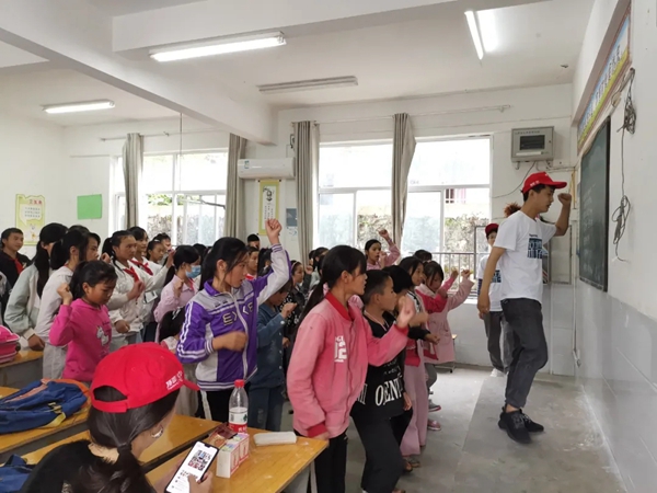 顶固全屋定制第十一所希望小学落成典礼圆满举行