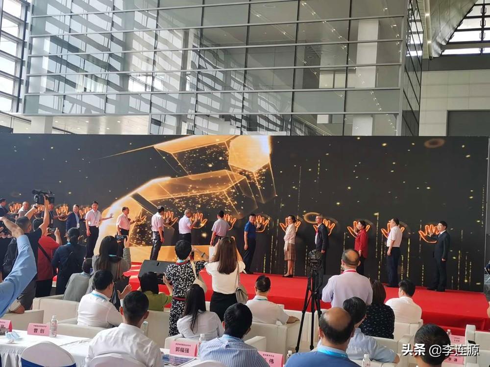 第十九届西安国际家具博览会盛大启幕