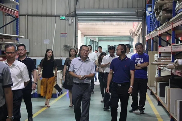 伊百丽迎接佛山高明区政协杨和镇联络组莅临参观指导