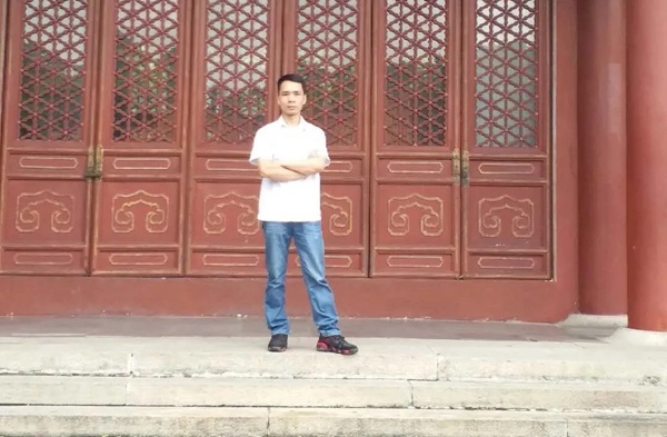 劳卡全屋定制8月匠心英雄黄良冲：素位而行，为生产保驾护航