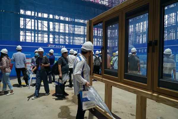 罗普斯金门窗参加第六届中国工程建设行业互联网大会 罗普斯金门窗参加第六届中国工程建设行业互联网大会
