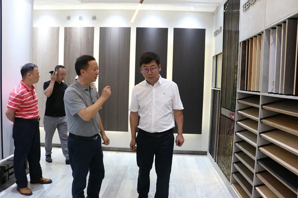 天湘板业迎来广东省家具商会协会参观交流