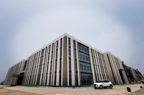 森鹰铝包木门窗加冕建筑门窗幕墙行业金轩奖双料大奖