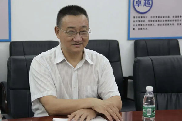 广东省门业协会秘书长徐生一行莅临迪峰机械参观指导