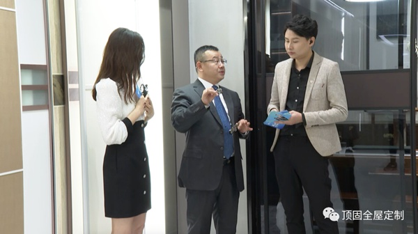 以环保竹香板铸轻奢定制精品，顶固全屋定制轻奢好物节直播成功收官！