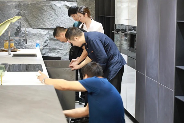 LA`BOBO全岩板家居第35届秋季陶博会艳压群芳 LA`BOBO全岩板家居第35届秋季陶博会艳压群芳